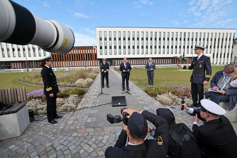 Đức lập trụ sở hải quân NATO ở biển Baltic đã chạm vào giới hạn của Nga? Moscow hành động khẩn, cảnh báo hậu quả 'cực kỳ nghiêm trọng' Đức lập trụ sở hải quân NATO ở biển Baltic đã chạm vào giới hạn của Nga? Moscow hành động khẩn, cảnh báo hậu quả 'cực kỳ nghiêm trọng'