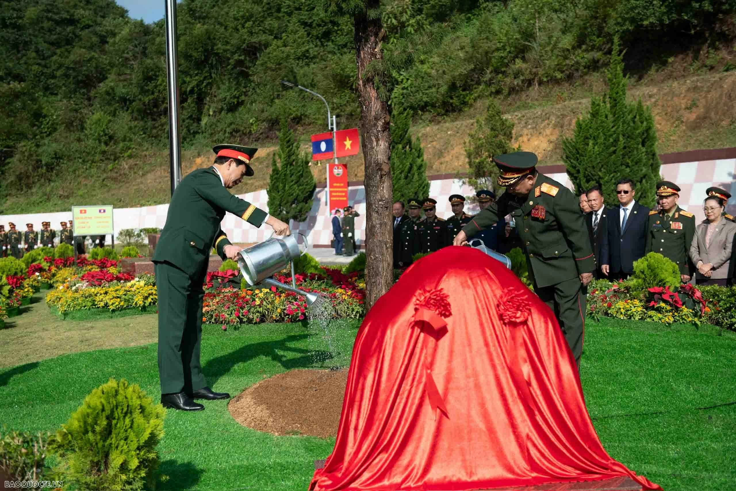 Chương trình Giao lưu quốc phòng biên giới Việt Nam thành công tốt đẹp Bộ Quốc phòng Việt Nam hỗ trợ Lào xây dựng xây dựng doanh trại quân đội