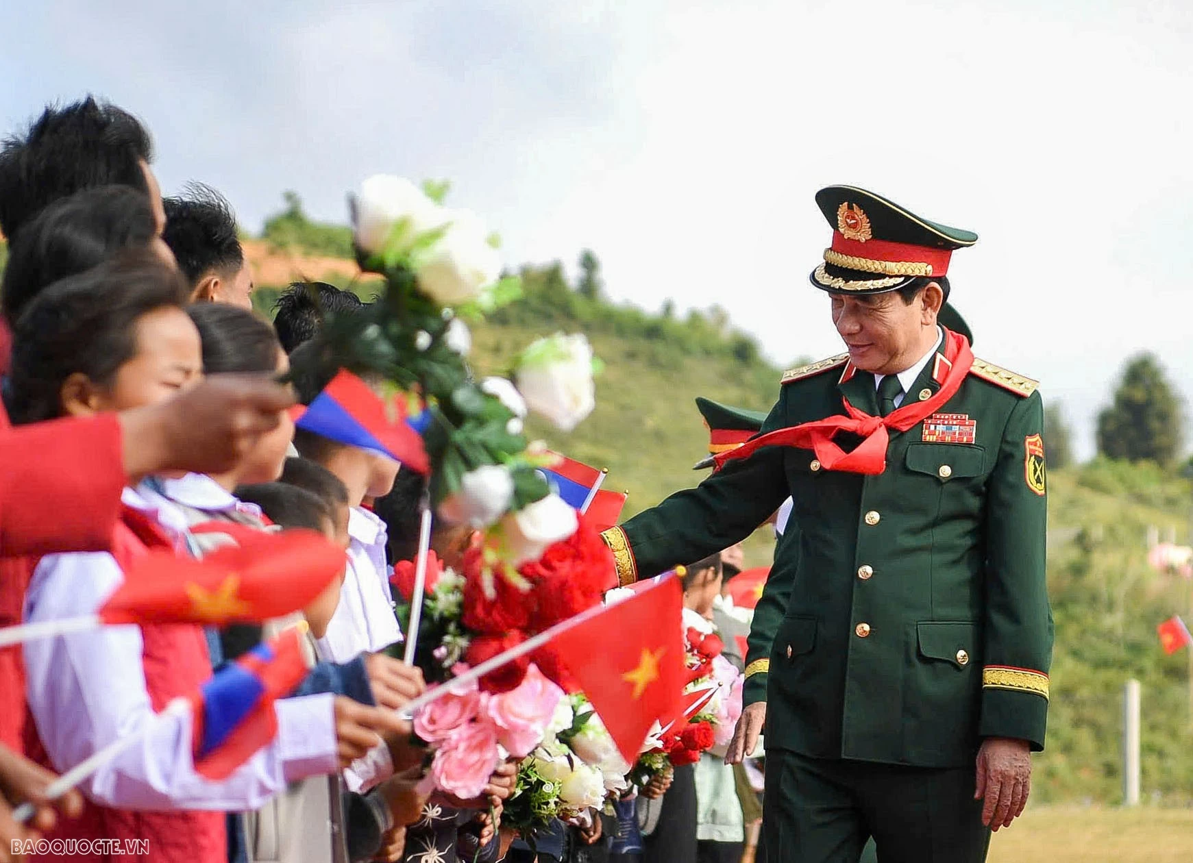 Chương trình Giao lưu quốc phòng biên giới Việt Nam thành công tốt đẹp Bộ Quốc phòng Việt Nam hỗ trợ Lào xây dựng xây dựng doanh trại quân đội
