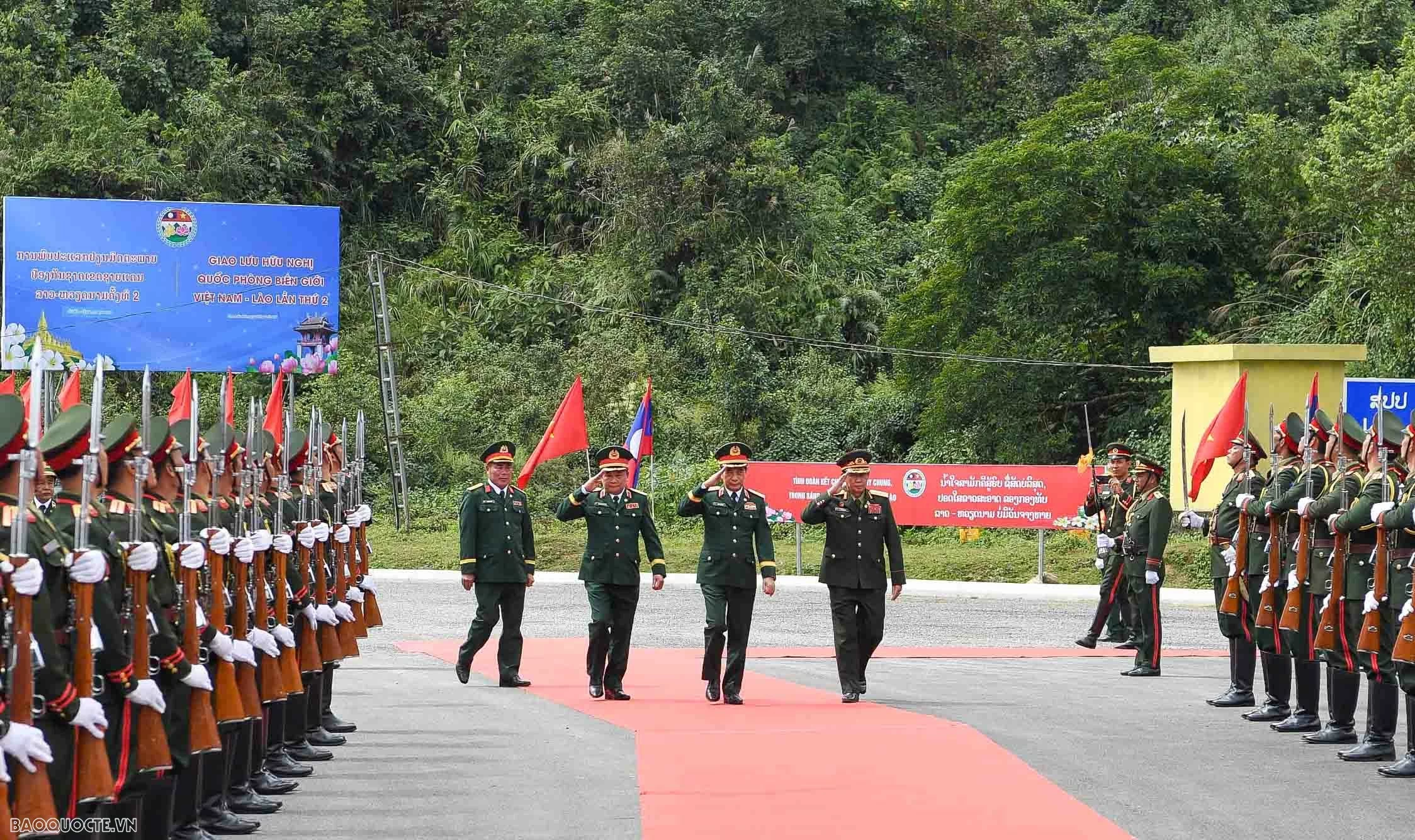 Với nhiều hoạt động phong phú, đa dạng, thiết thực, Giao lưu hữu nghị quốc phòng biên giới Việt Nam-Lào lần thứ hai đã kết thúc thành công tốt đẹp vào chiều 23-10. Với nhiều hoạt động phong phú, đa dạng, thiết thực, Giao lưu hữu nghị quốc phòng biên giới Việt Nam-Lào lần thứ hai đã kết thúc thành công tốt đẹp vào chiều 23-10.