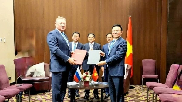 PM Pham Minh Chinh receives General Director of Russian oil and gas company Zarubezhneft