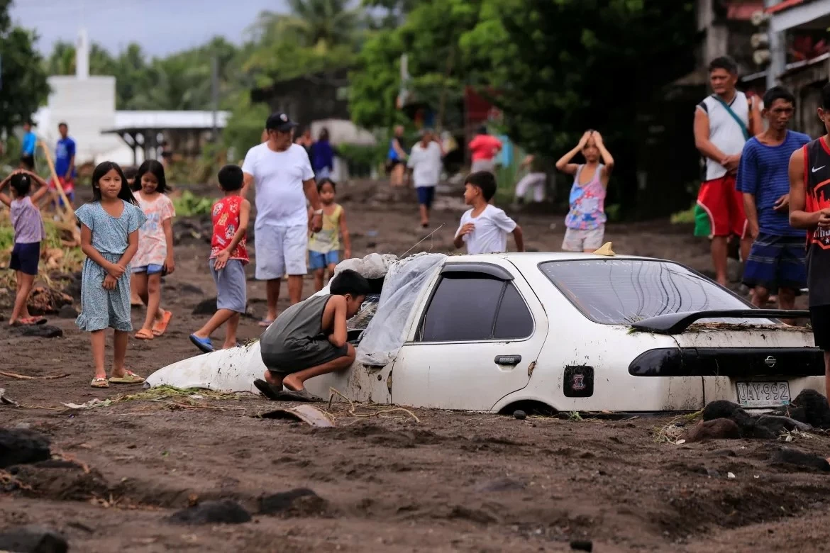 Philippines vật lộn sau bão Trà Mi