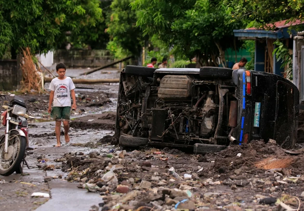 Philippines vật lộn sau bão Trà Mi