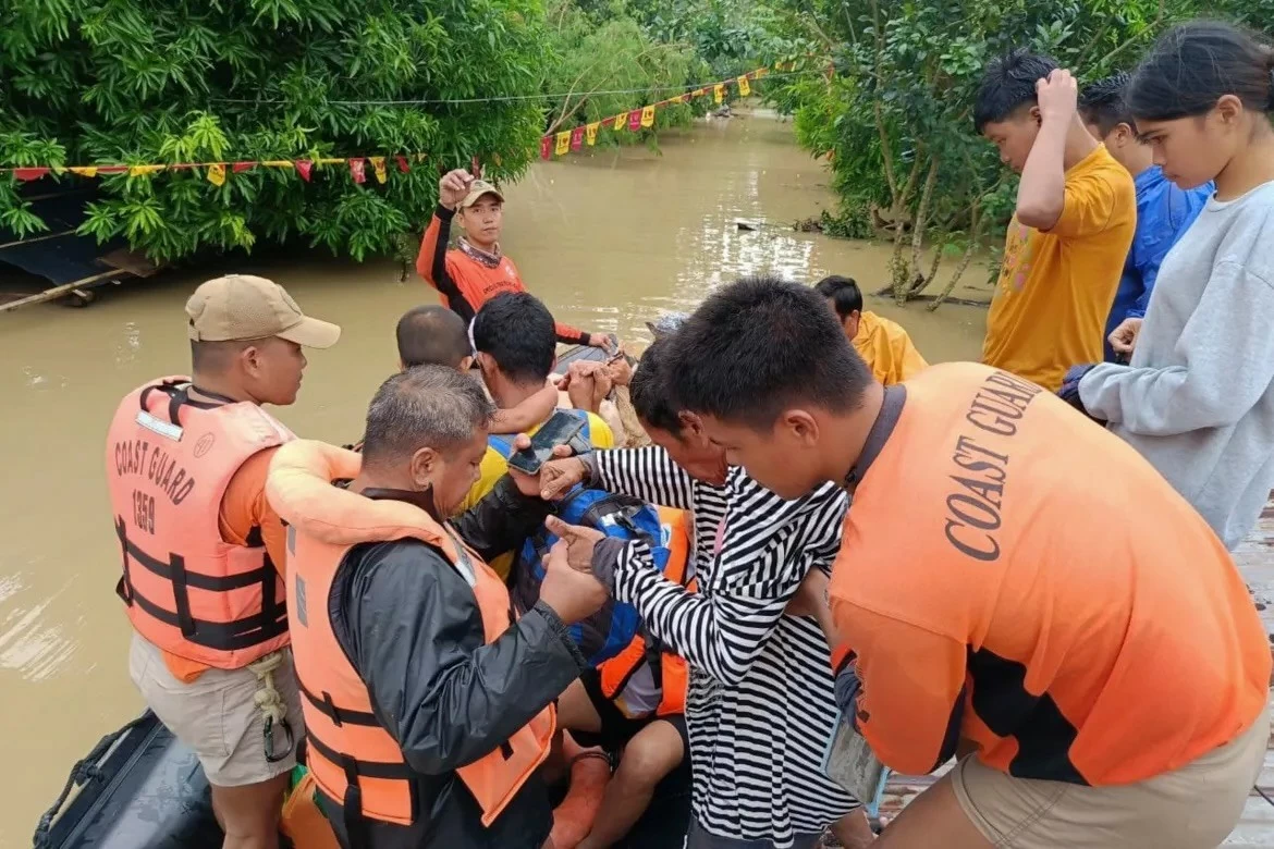 Philippines vật lộn sau bão Trà Mi