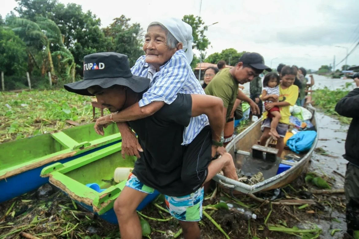 Philippines vật lộn sau bão Trà Mi