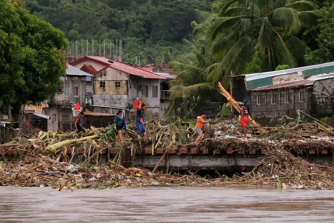 Philippines vật lộn sau bão Trà Mi