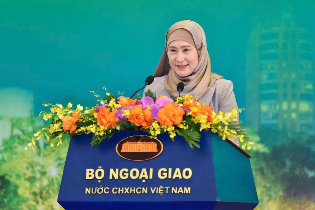 Bà Safiah Kim Weon-suk, CEO của Korea Halal Authority cho rằng nhu cầu về sản phẩm Halal sẽ tiếp tục tăng trưởng bền vững, không chỉ ở lĩnh vực thực phẩm và đồ uống mà còn ở các lĩnh vực phi thực phẩm như mỹ phẩm và dược phẩm. (Ảnh: Bạch Dương)