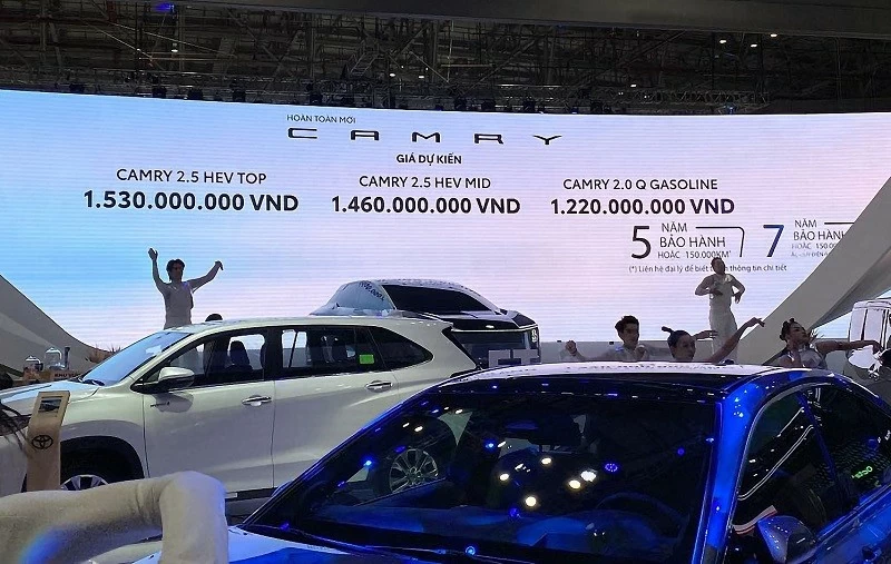 Giá xe Toyota Camry 2025 từ 1,22 tỷ đồng