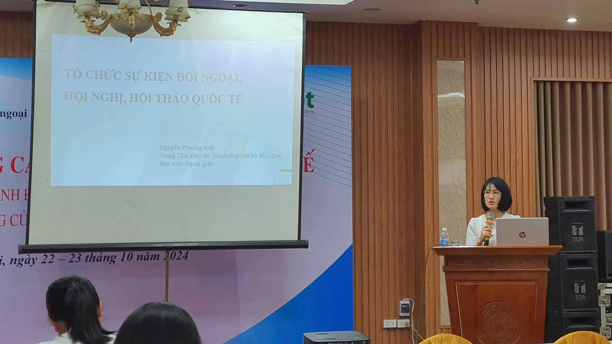 Học viện Ngoại giao tổ chức khóa bồi dưỡng cao cấp về hội nhập quốc tế cho cán bộ lãnh đạo cấp Vụ của các bộ, ban, ngành Trung ương Học viện Ngoại giao tổ chức khóa bồi dưỡng cao cấp về hội nhập quốc tế cho cán bộ lãnh đạo cấp Vụ của các bộ, ban, ngành Trung ương