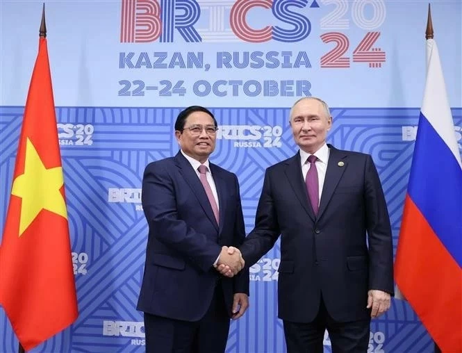 Prime Minister Pham Minh Chinh holds talks with Russian President Putin