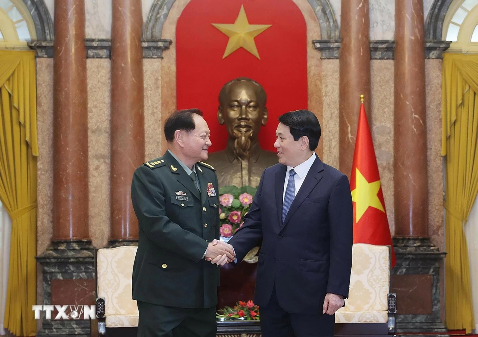 Chủ tịch nước Lương Cường tiếp Phó Chủ tịch Quân ủy Trung ương Trung Quốc Chủ tịch nước Lương Cường tiếp Phó Chủ tịch Quân ủy Trung ương Trung Quốc
