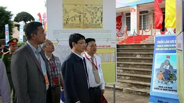 Exhibition on Hoang Sa, Truong Sa islands held in Dak Lak Province