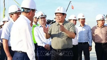 PM Pham Minh Chinh praises progress of national exhibition centre project