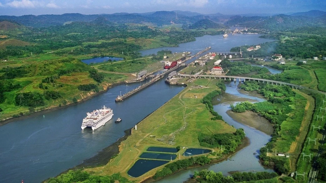 Kênh đào Panama là tuyến đường vận chuyển quan trọng giữa Thái Bình Dương và Đại Tây Dương. (Nguồn: Getty Images) Kênh đào Panama là tuyến đường vận chuyển quan trọng giữa Thái Bình Dương và Đại Tây Dương. (Nguồn: Getty Images)