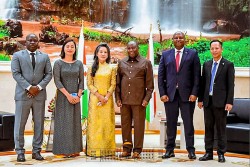 Đại sứ Vũ Thanh Huyền trình Thư ủy nhiệm lên Tổng thống Burundi Evariste Ndayishimiye