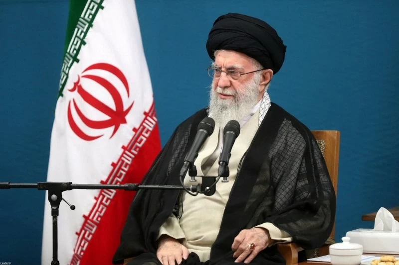 Lãnh tụ Tối cao Iran Ayatollah Ali Khamenei phát biểu tại nhà thờ Hồi giáo Grand Mosalla. (Nguồn: Al Jazeera)