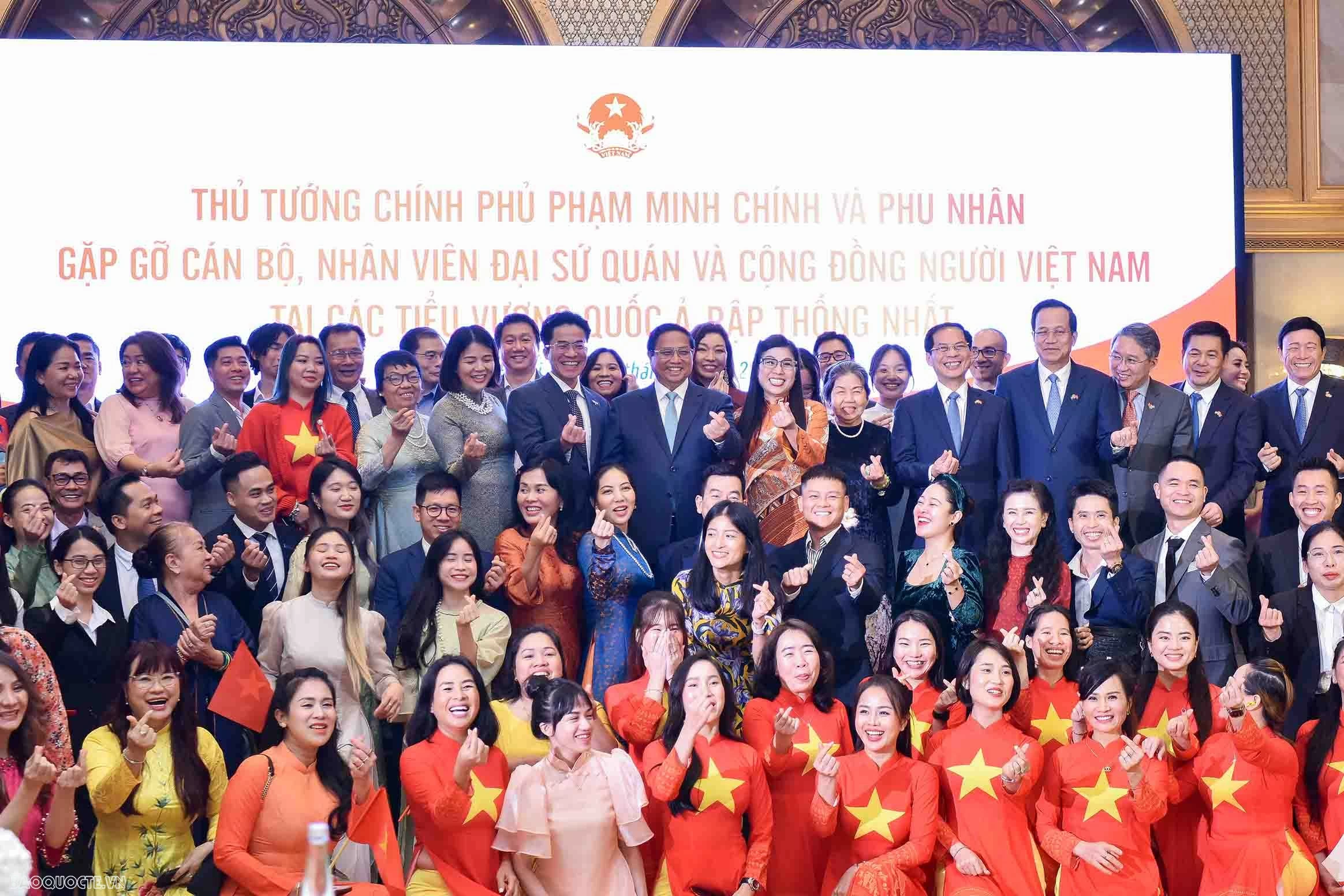 PM Pham Minh Chinh meets Vietnamese community in Abu Dhabi