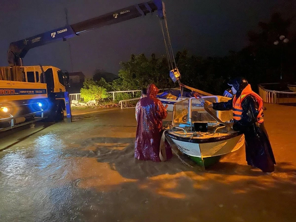 Mưa lũ miền Trung: Hàng loạt địa phương bị ngập lụt sau bão Trà Mi