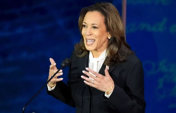 Phong cách đầy quyền lực của bà Kamala Harris