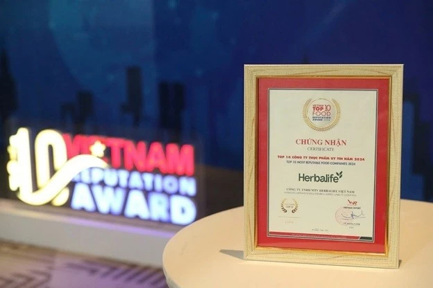 Herbalife Vietnam wins the prestigious Top 10 most Reputable Food Companies Award for the fourth consecutive time