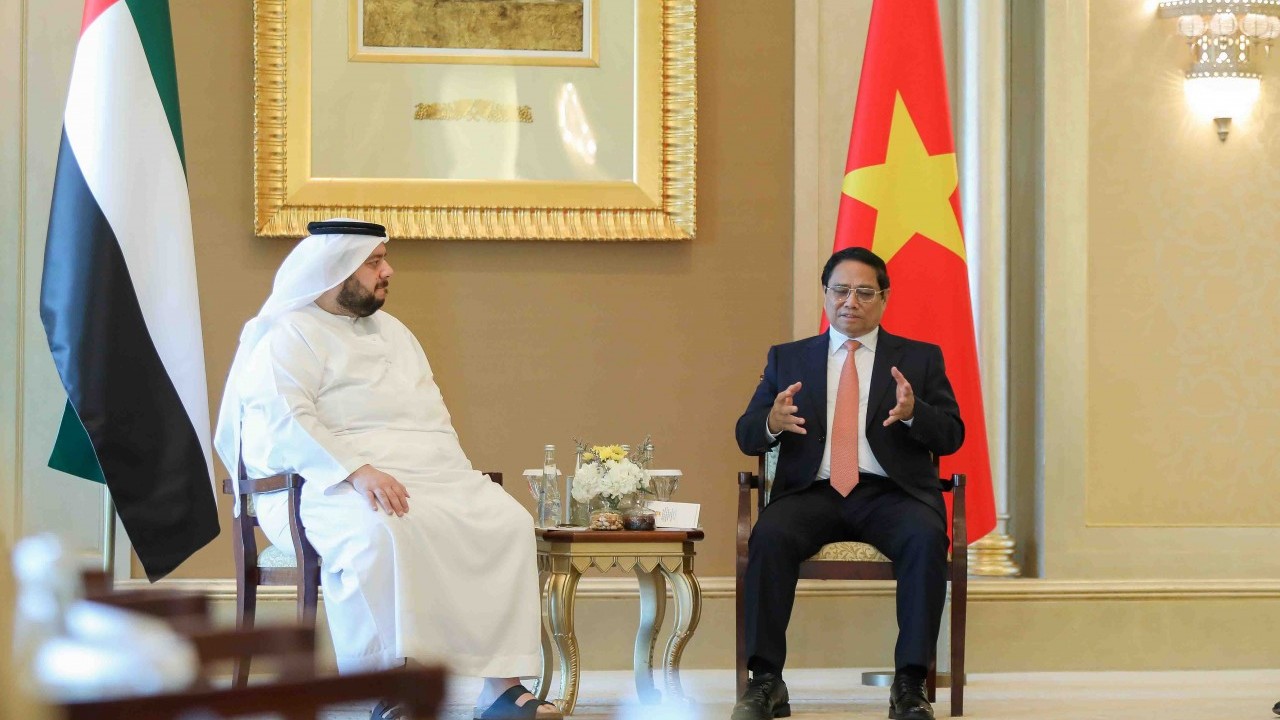 thu tuong keu goi cac quy dau tu uae ho tro viet nam tiep can nguon tai chinh xanh