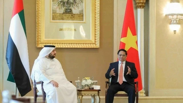 PM Pham Minh Chinh asks for UAE's support in building financial centres