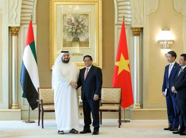 PM Pham Minh Chinh asks for UAE's support in building financial centres