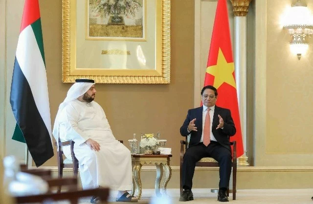 PM Pham Minh Chinh asks for UAE's support in building financial centres