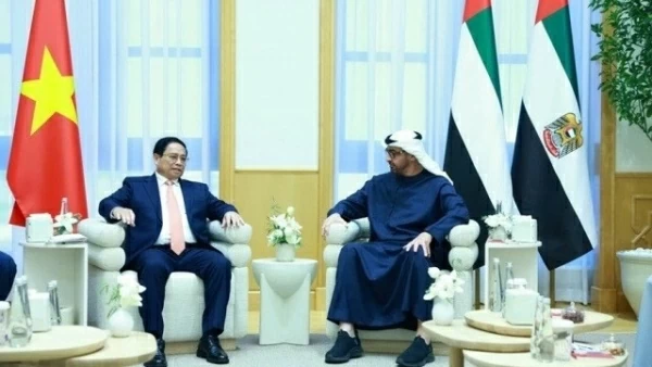 Vietnam, UAE leaders hold talks, elevating relations to comprehensive partnership