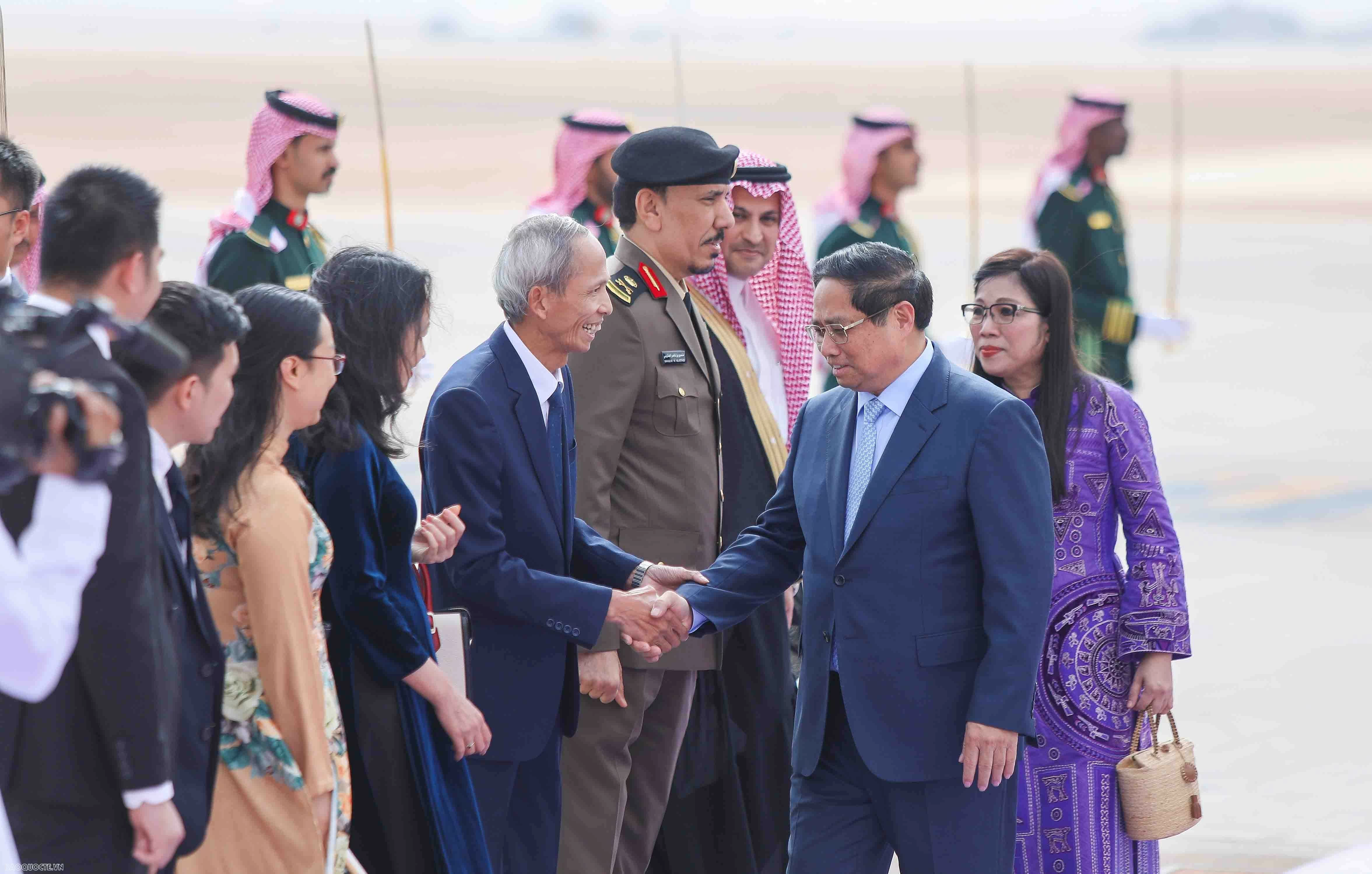 PM Pham Minh Chinh arrives in Riyadh, beginning working visit to Saudi Arabia