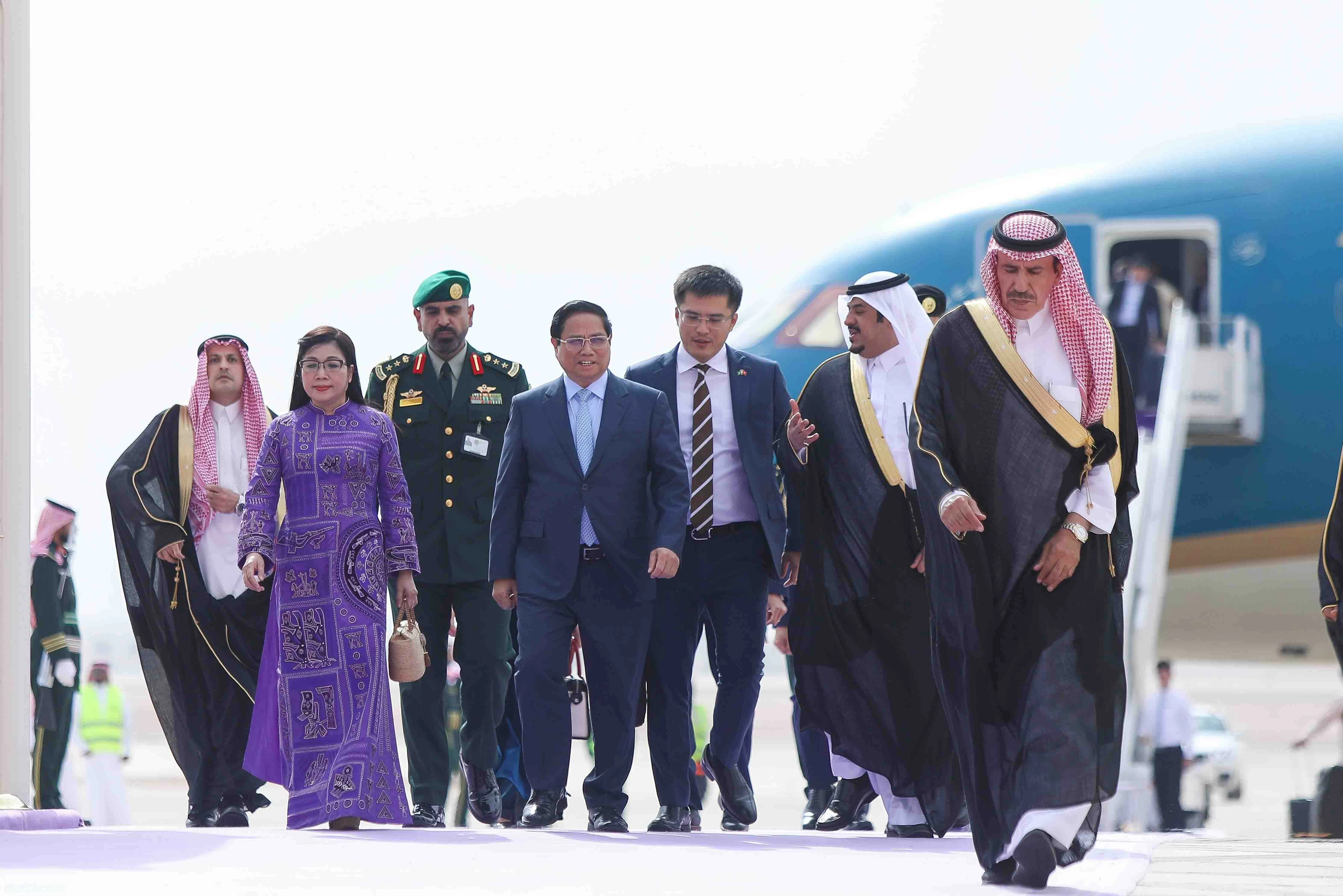 PM Pham Minh Chinh arrives in Riyadh, beginning working visit to Saudi Arabia