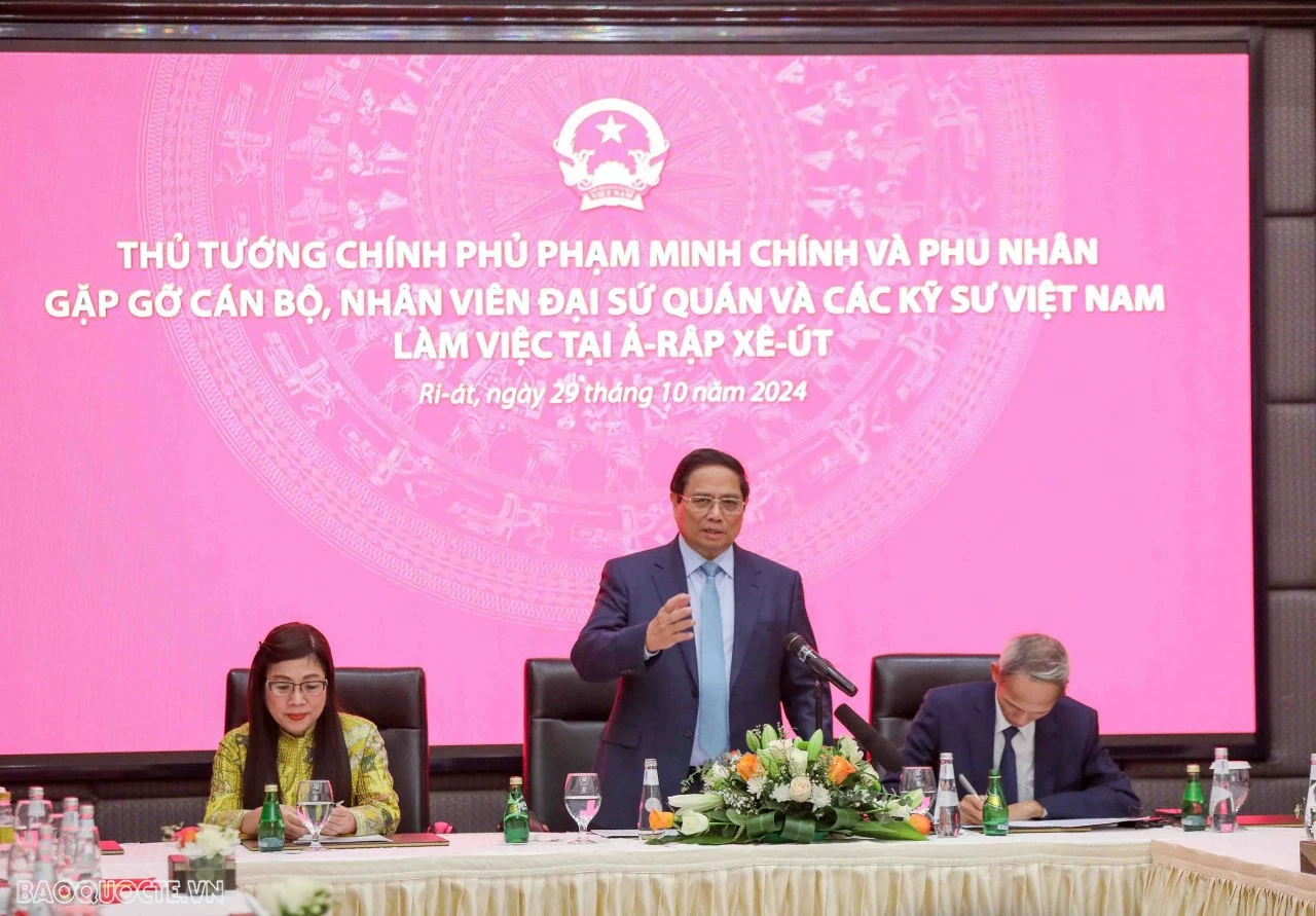 PM Pham Minh Chinh meets Vietnamese community in Saudi Arabia