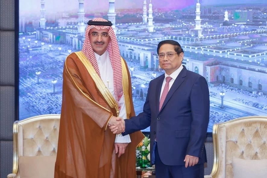 PM Pham Minh Chinh receives Saudi Arabia’s Minister of Industry and Mineral Resources