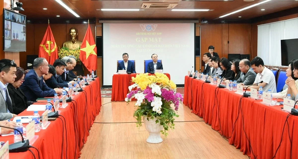 Tổng Giám đốc Đài Tiếng nói Việt Nam (VOV) Đỗ Tiến Sỹ đã tiếp Đoàn Trưởng cơ quan đại diện Việt Nam ở nước ngoài nhiệm kỳ 2024-2027. (Nguồn VOV) Tổng Giám đốc Đài Tiếng nói Việt Nam (VOV) Đỗ Tiến Sỹ đã tiếp Đoàn Trưởng cơ quan đại diện Việt Nam ở nước ngoài nhiệm kỳ 2024-2027. (Nguồn VOV)