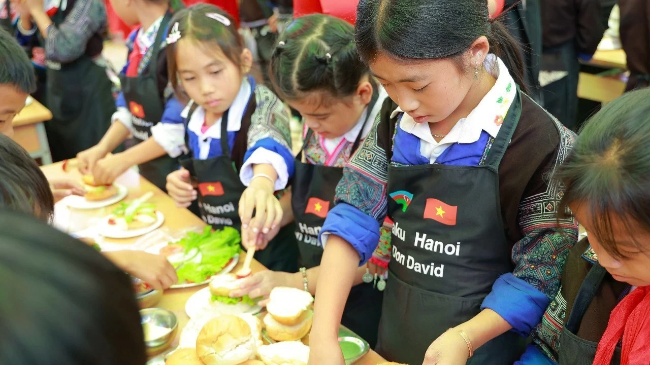 'Culinary for Children' event in Mu Cang Chai district, Yen Bai province: Embassies