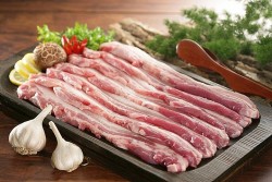 Giá heo hơi hôm nay 1/11: Tăng nhẹ tại một số tỉnh phía Bắc; Lần đầu phát hiện cúm gia cầm H5N1 ở heo Mỹ
