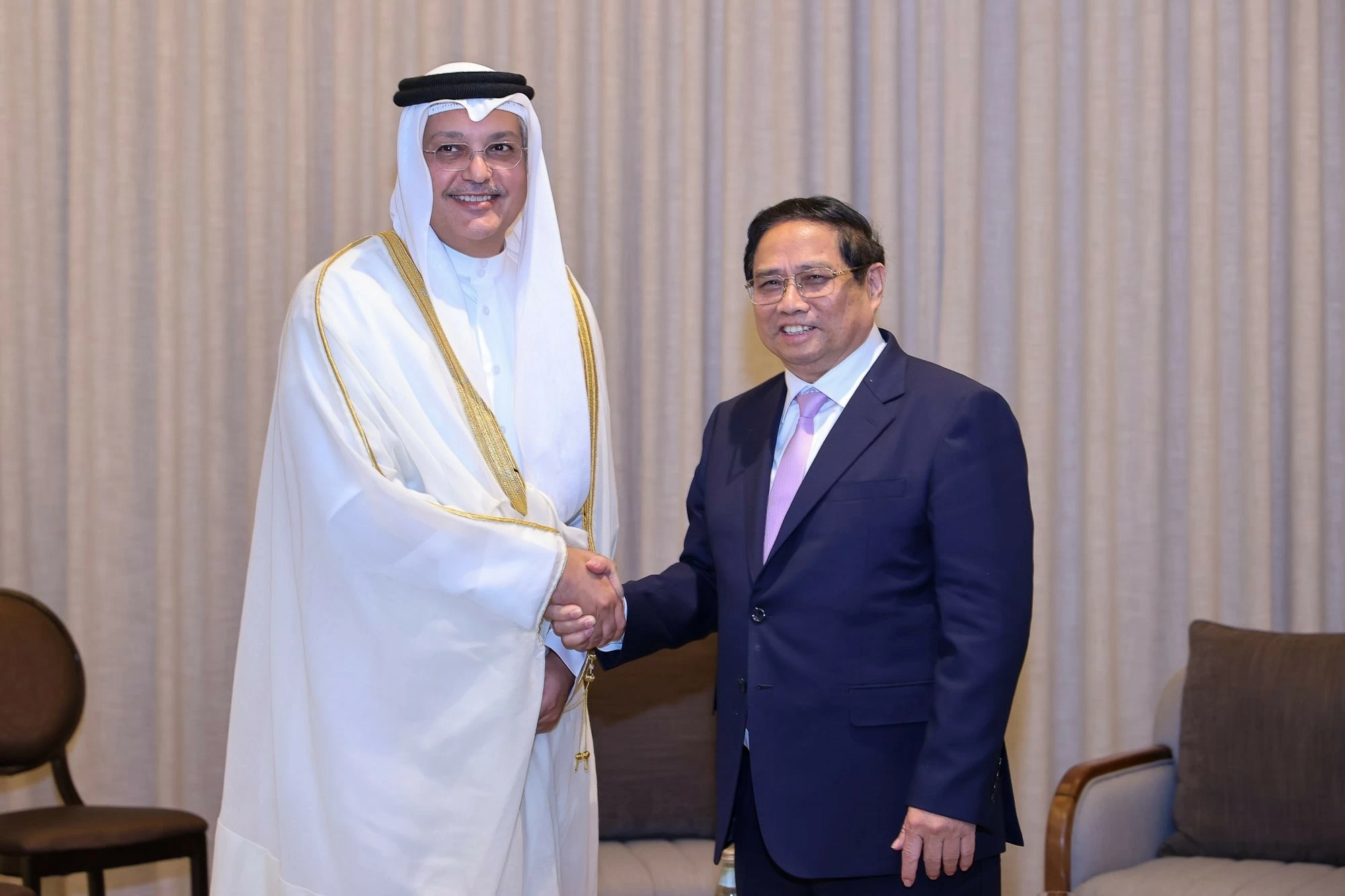 PM Pham Minh Chinh receives Qatari Minister of Communications and Information Technology