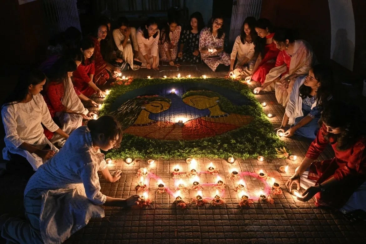 Hàng triệu người Ấn Độ tưng bừng đón lễ hội Diwali