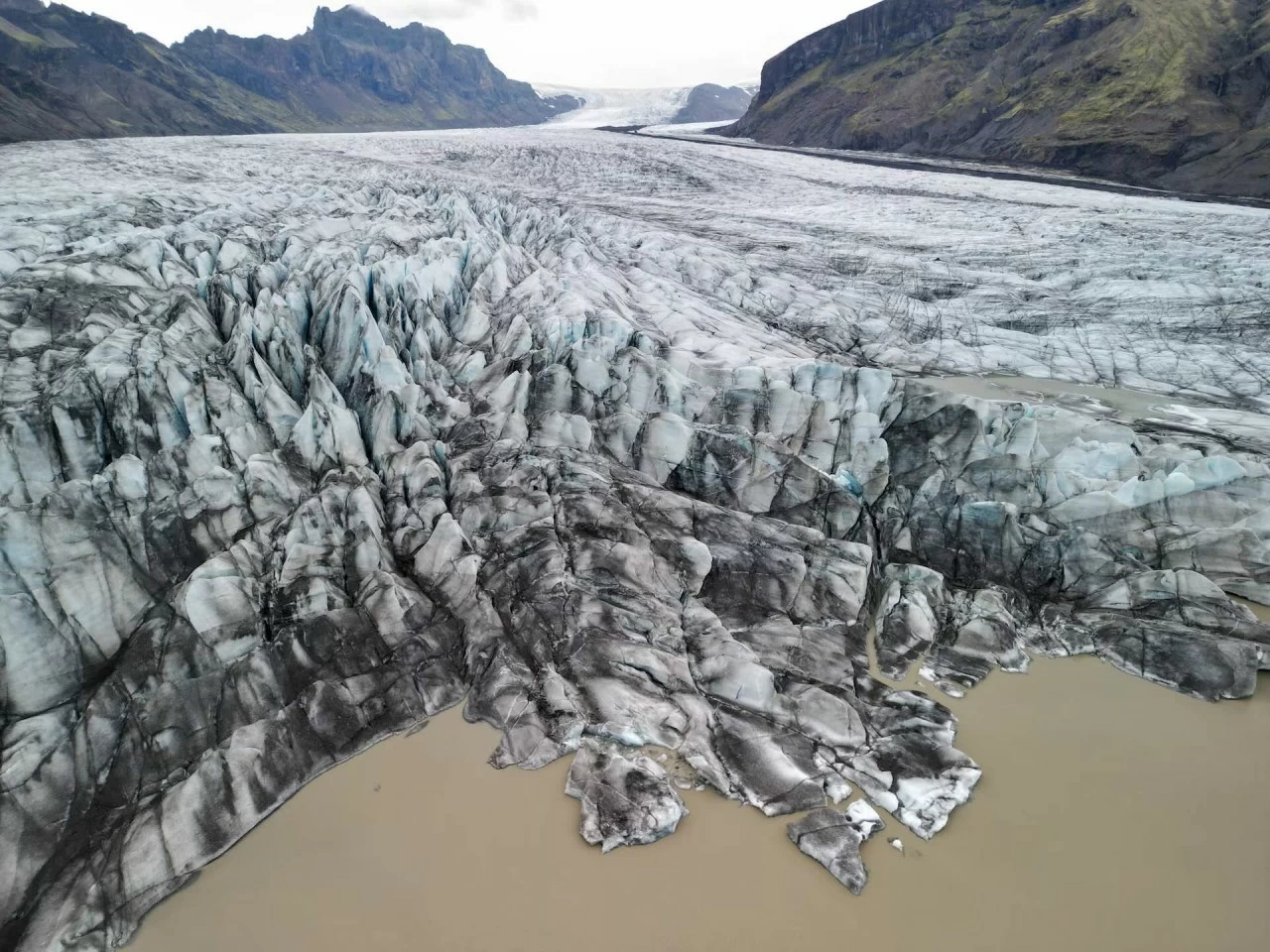 Du lịch Iceland: Trầm trồ trước khung cảnh siêu thực như hành tinh lạ ở vùng đất lửa và băng