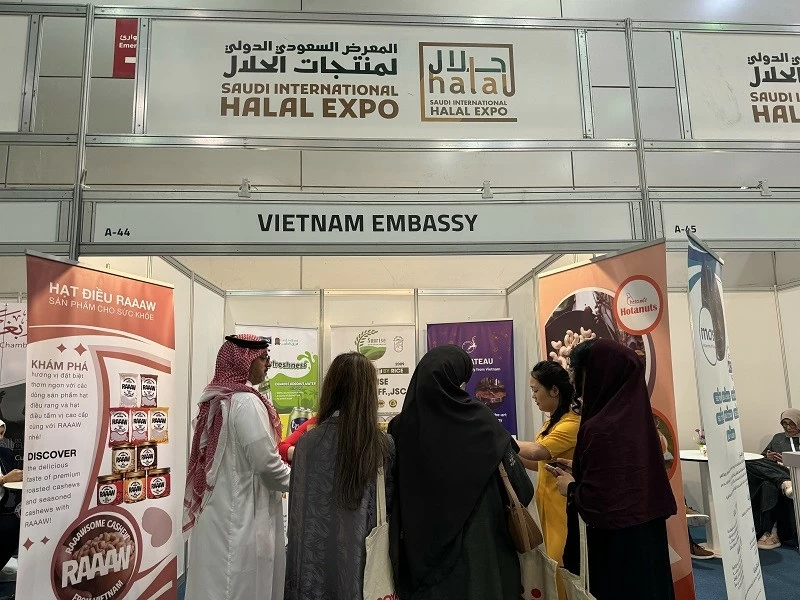 Đại sứ quán Việt Nam tại Saudi Arabia quảng bá sản phẩm tại Triển lãm Halal Expo