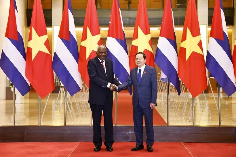 Top legislators of Vietnam, Cuba hold talks, agree to continue promoting the role of the two legislatures