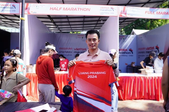 Viettel Marathon tại Luang Prabang, Lào