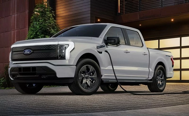 Ford tạm dừng sản xuất F-150 Lightning cho tới năm sau do nhu cầu xe điện thấp