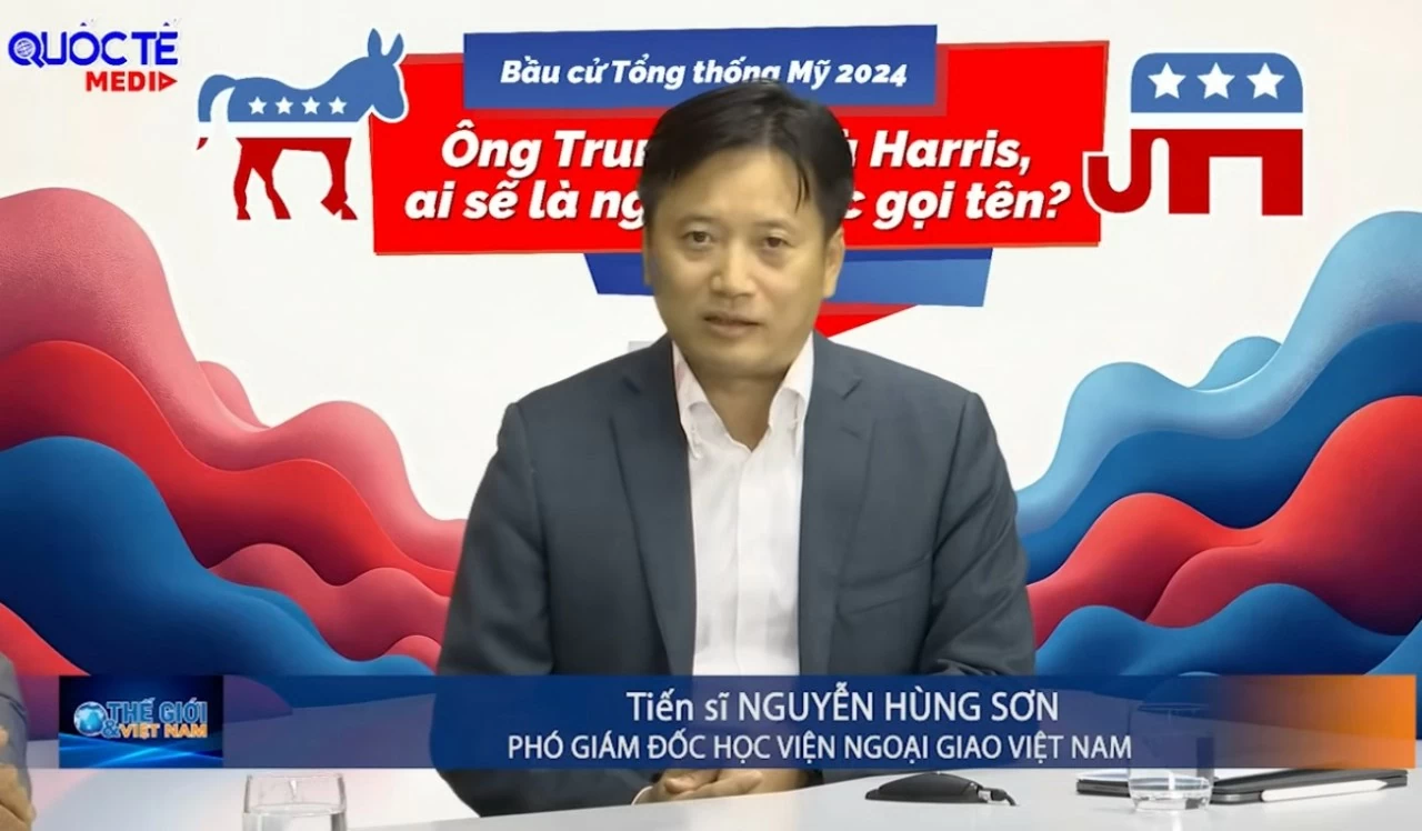 Tiến sĩ Nguyễn Hùng Sơn, Phó Giám đốc Học viện Ngoại giao Việt Nam, chia sẻ tại talkshow về bầu cử Tổng thống Mỹ 2024 của Báo Thế giới và Việt Nam.