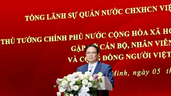 PM Pham Minh Chinh meets Vietnamese citizens in China’s Kunming city, Yunnan province