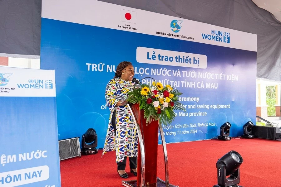 Hỗ trợ phụ nữ bị ảnh hưởng bởi hạn hán, xâm nhập mặn tại Cà Mau và Ninh Thuận Hỗ trợ phụ nữ bị ảnh hưởng bởi hạn hán, xâm nhập mặn tại Cà Mau và Ninh Thuận