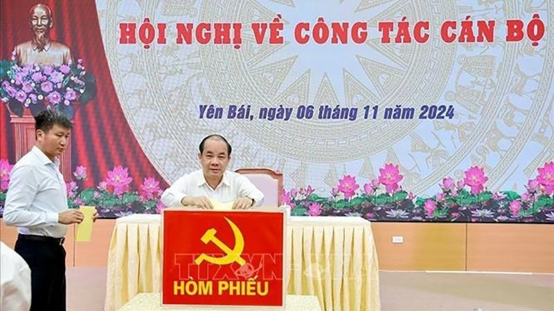 Ông Trần Huy Tuấn được bầu giữ chức Bí thư Tỉnh ủy Yên Bái