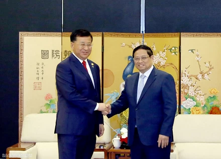 Prime Minister Pham Minh Chinh meets Chinese leading infrastructure and energy corporations