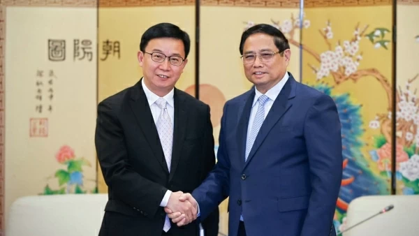 PM Pham Minh Chinh receives Chinese aviation, agriculture firms in Kunming