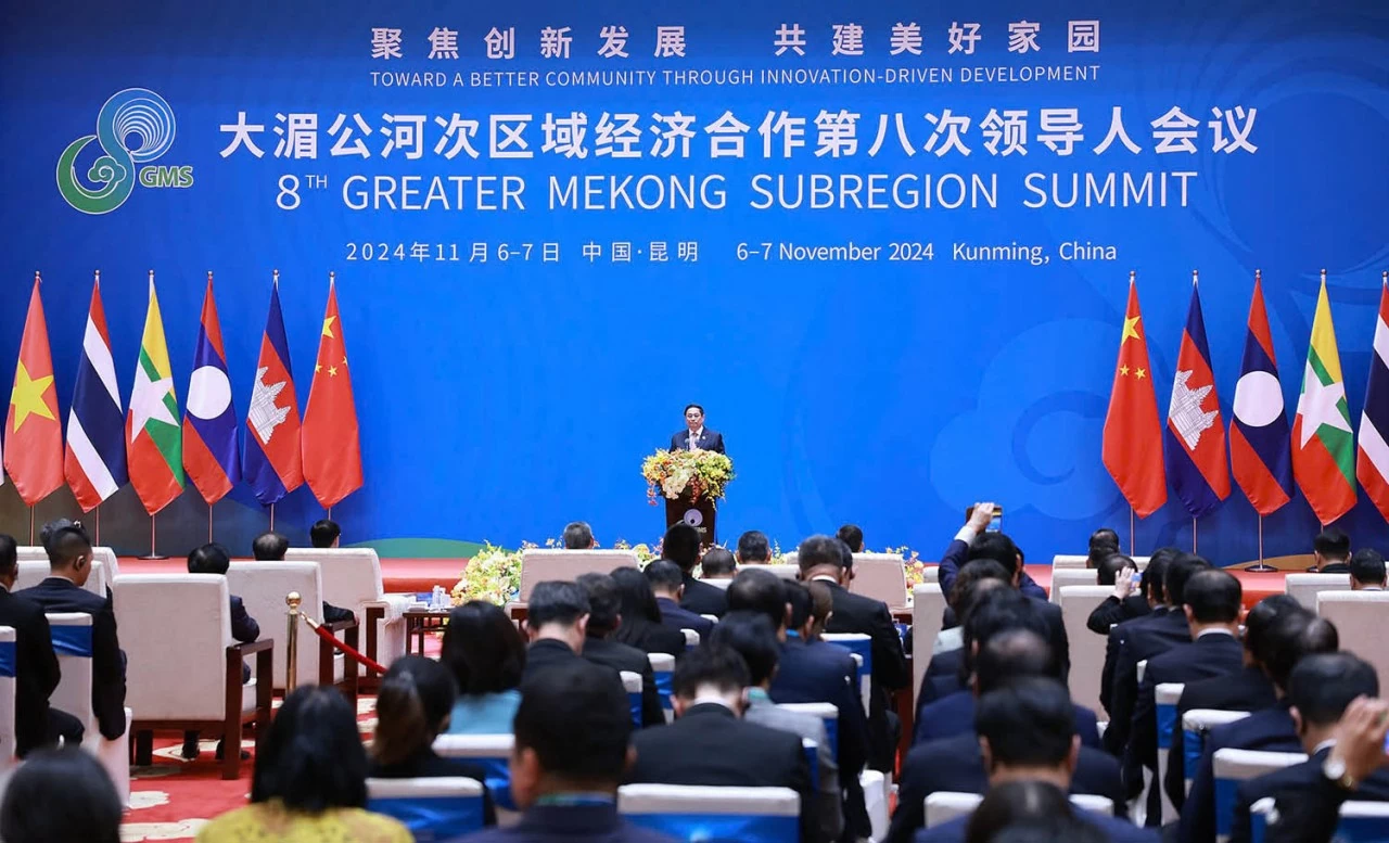 PM Pham Minh Chinh attends 8th GMS Summit to develop new-generation economic corridors